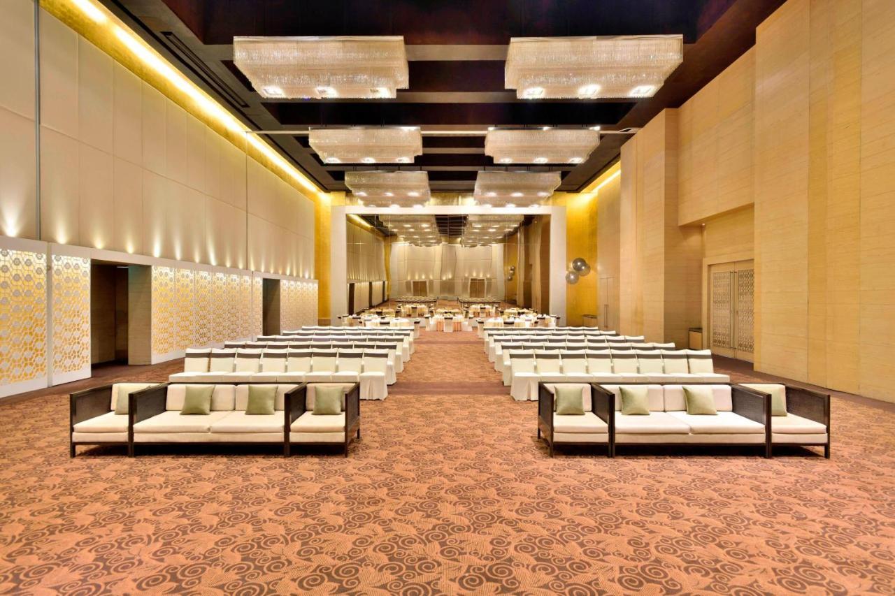 The Westin Hyderabad Mindspace Bagian luar foto