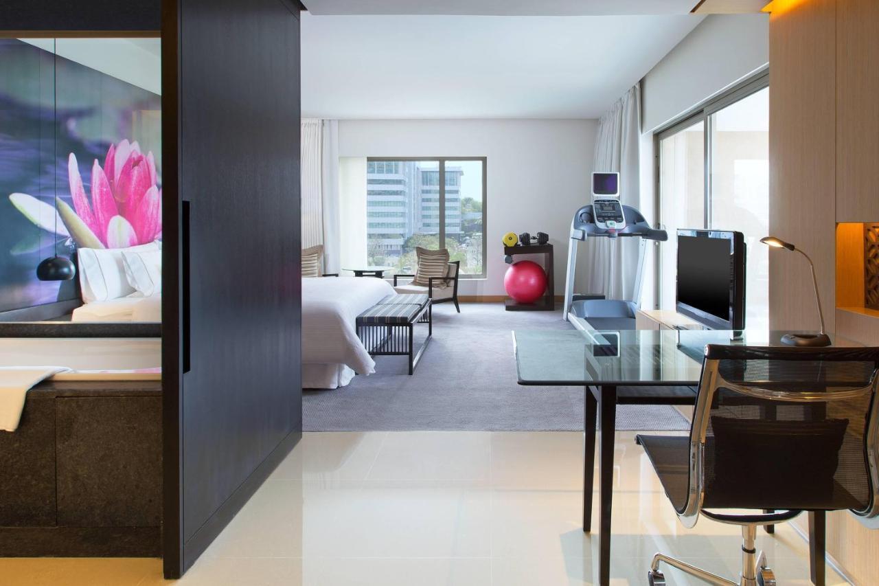 The Westin Hyderabad Mindspace Bagian luar foto