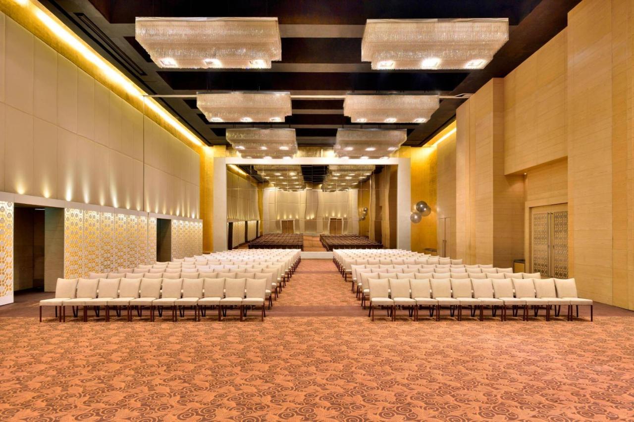 The Westin Hyderabad Mindspace Bagian luar foto