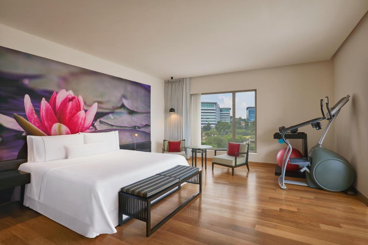 The Westin Hyderabad Mindspace Bagian luar foto
