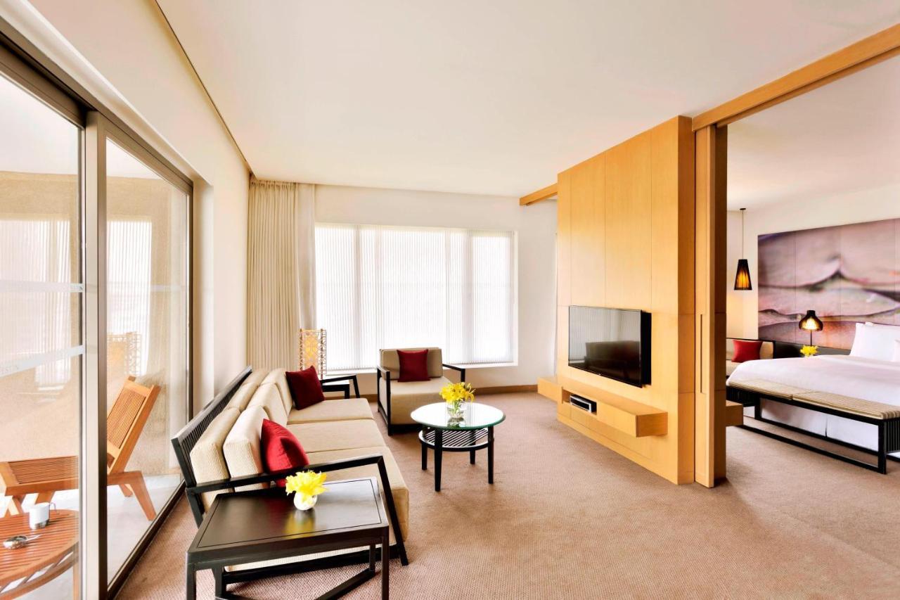 The Westin Hyderabad Mindspace Bagian luar foto